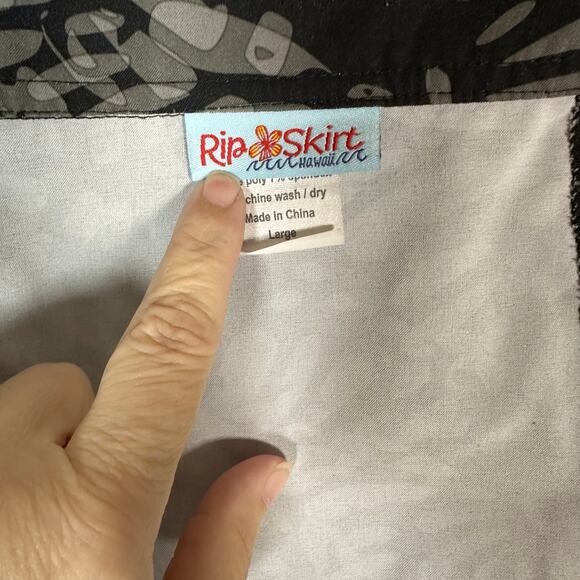 RipSkirt Hawaii Adjustable Wrap Skirt Length 1 Black Floral Sz L‎ Beach Resort - Picture 2 of 9